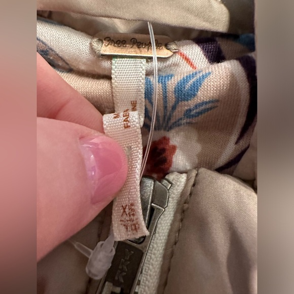 Free People Tan Zip Up Jacket Size XS. Excellent Condition! 🩷 - Picture 7 of 7